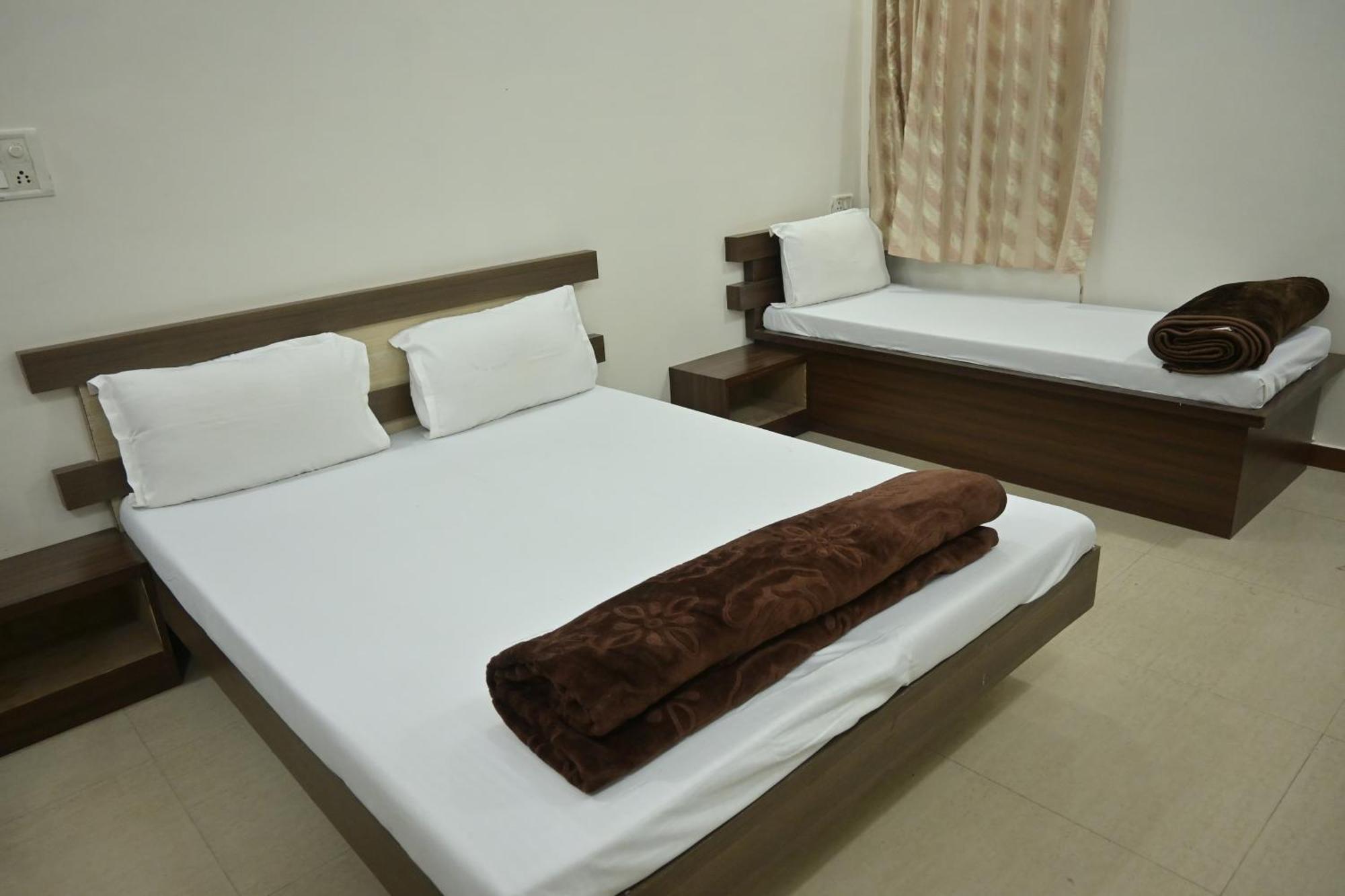 Hotel Roshan Palace Ambaji Dış mekan fotoğraf