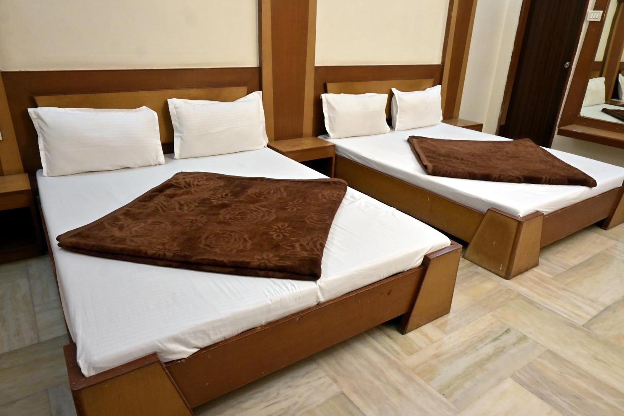 Hotel Roshan Palace Ambaji Dış mekan fotoğraf