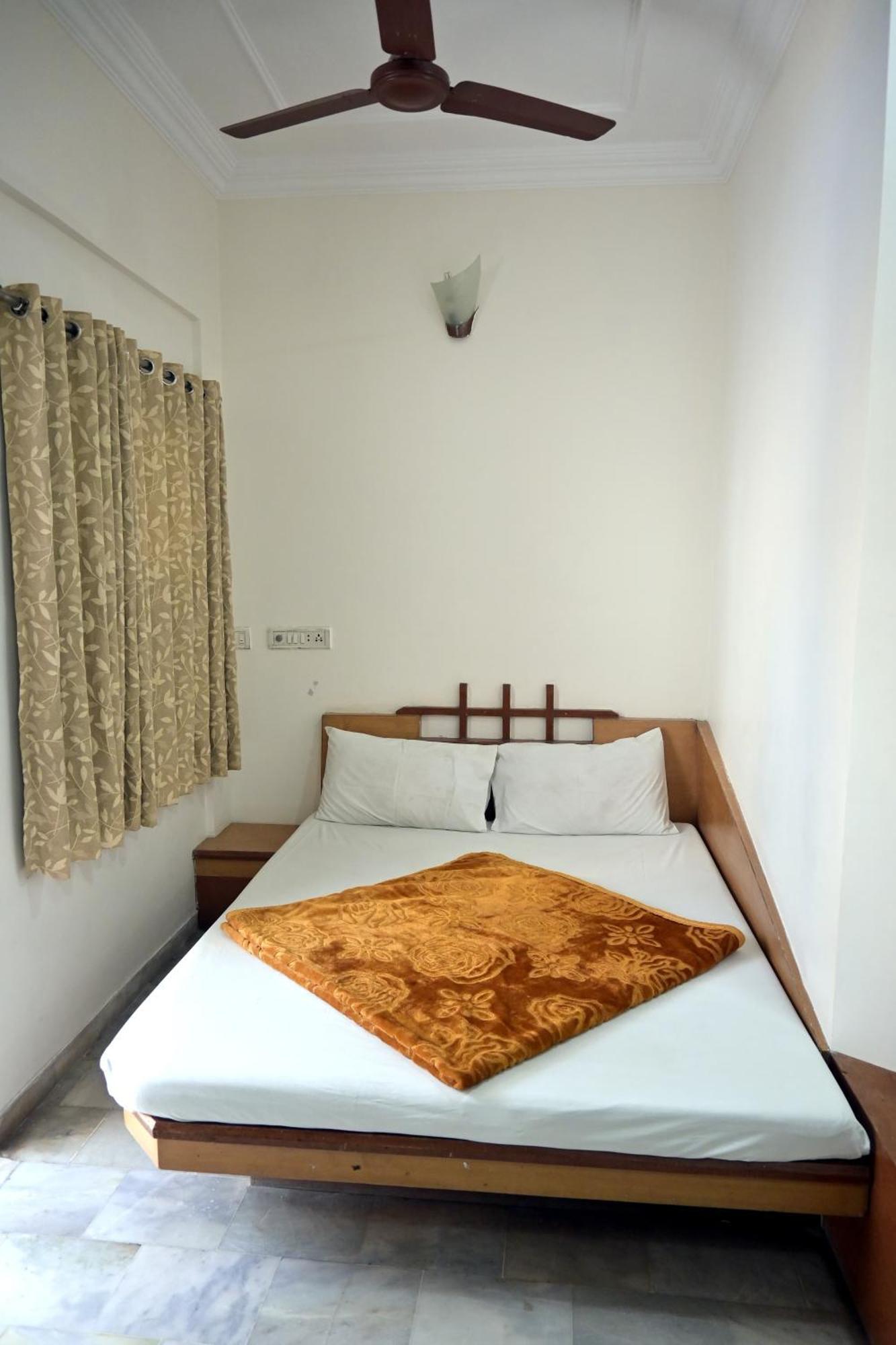 Hotel Roshan Palace Ambaji Dış mekan fotoğraf