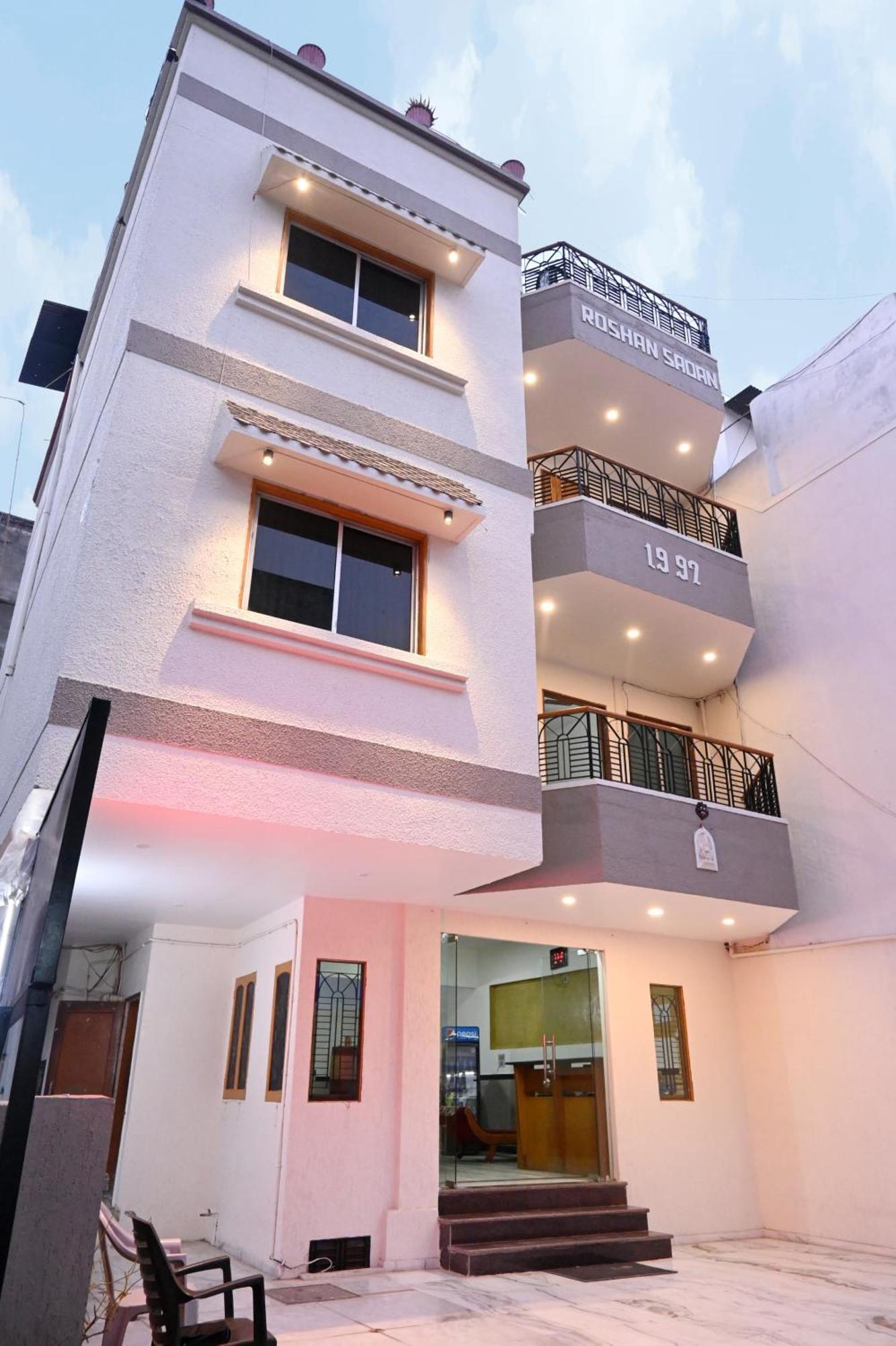 Hotel Roshan Palace Ambaji Dış mekan fotoğraf